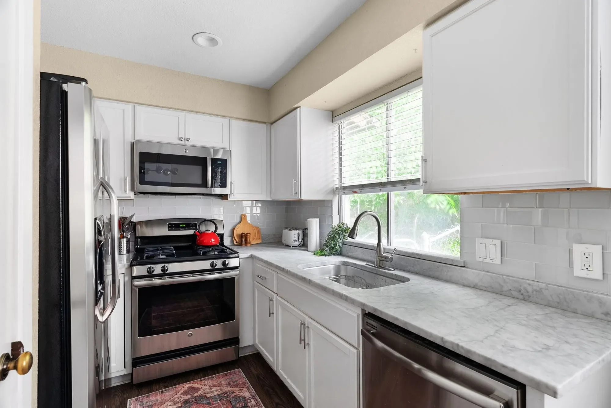 2320 Montclaire ST, Austin, Texas, United States. - Photo 4