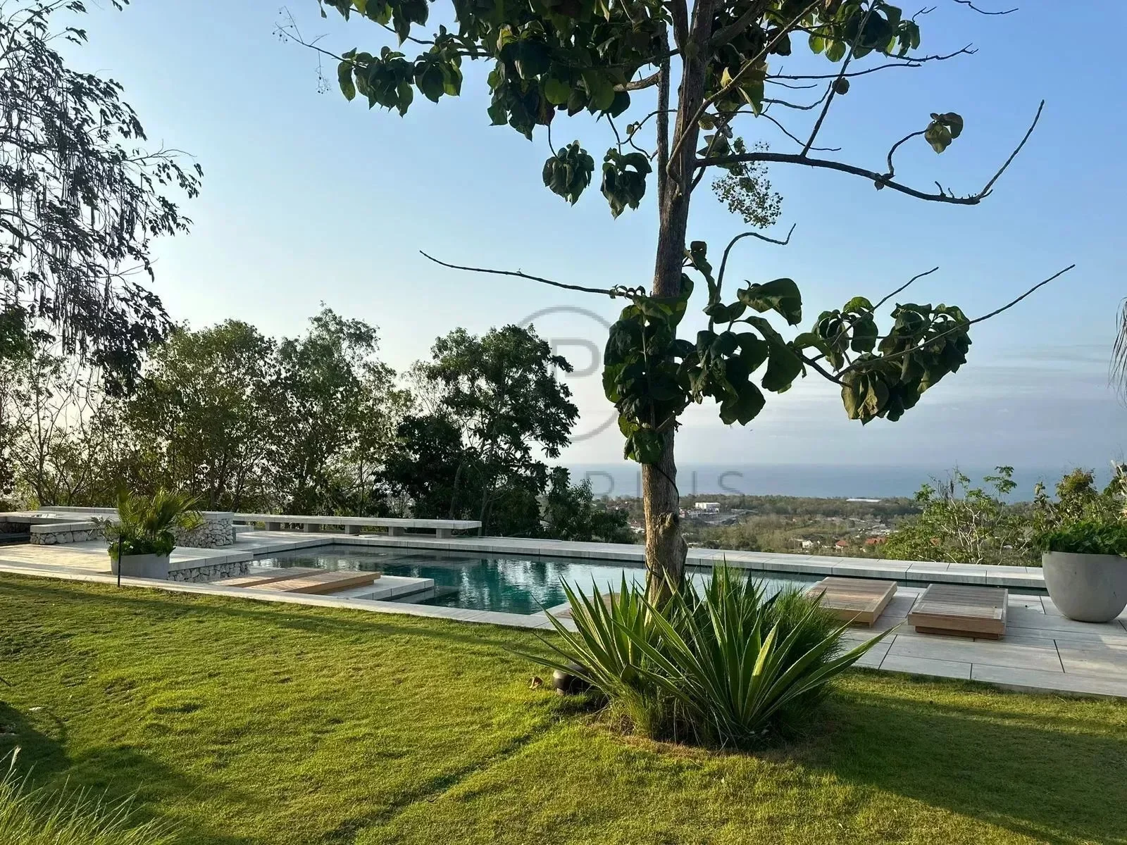Exterior photo 9
