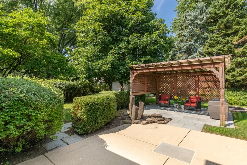 1008 N Newberry Lane , Mount Prospect, IL 60056, Mount Prospect, Illinois, United States. - Photo 26