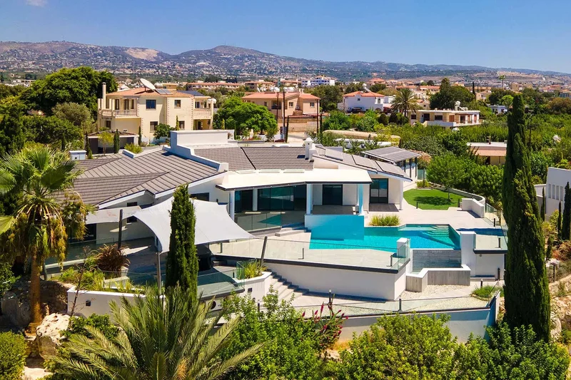 5 Bedroom Villa with Sea Views in Kissonerga, Paphos