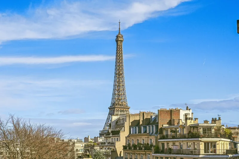Paris Xvi Exceptional Mansion With Rooftop And Eiffel Tower Views