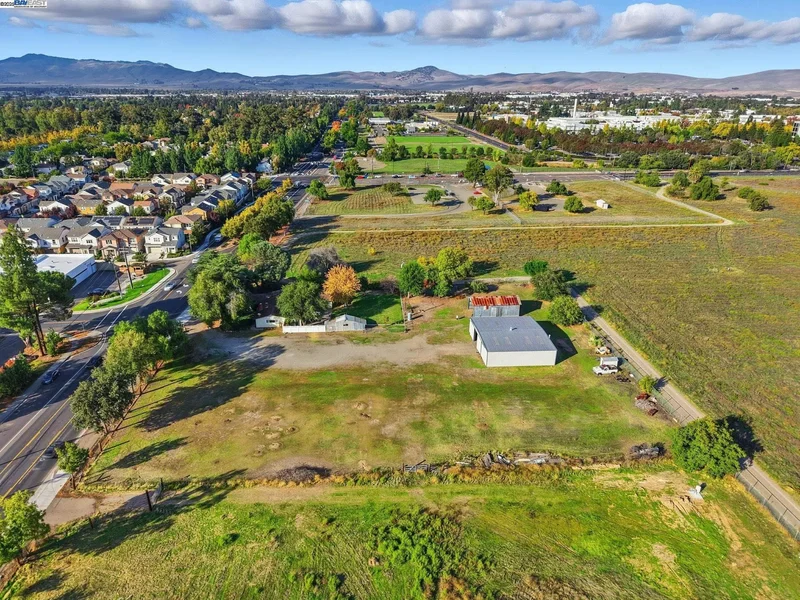 2072 S Vasco Rd, Livermore, California, United States. - Photo 32