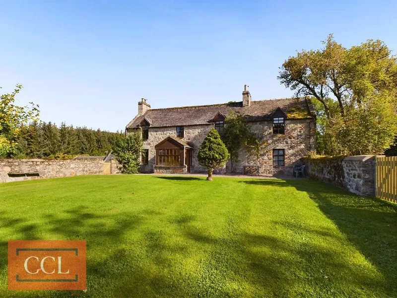 CCL Property are delighted to offer for sale Parkmore Cottages and Campsite, located 1.5 miles from
