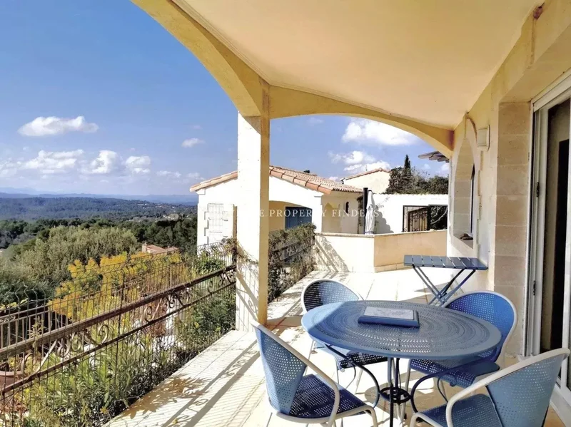 Lorgues, Provence-Alpes-Côte d'Azur, France. - Photo 8