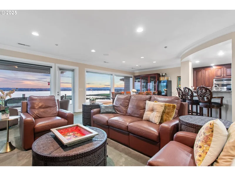5525 SE SCENIC LN #301, Vancouver, WA 98661, Vancouver, Washington, United States. - Photo 5