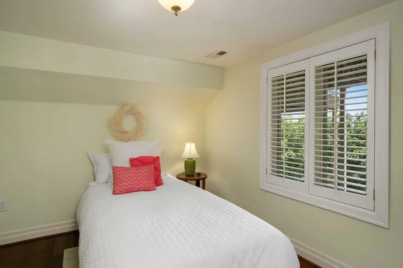 2892 NW BEUHLA VISTA TER , Portland, OR 97210, Portland, Oregon, United States. - Photo 40