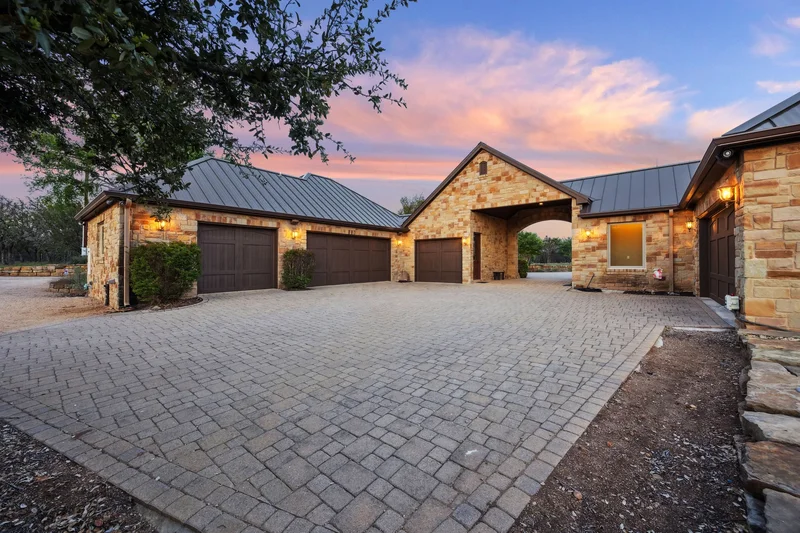 259 Chimney Cove Drive , Marble Falls, TX 78654, Marble Falls, Texas, United States. - Photo 9