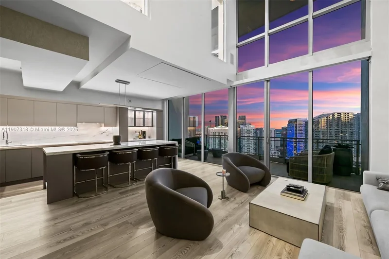 90 SW 3rd St PH-15, Miami, Florida, United States. - Photo 6