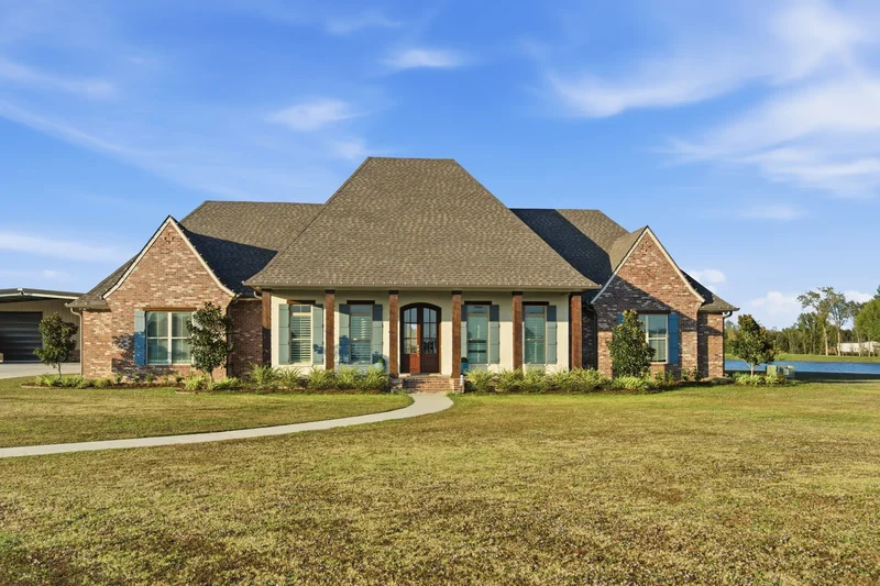 4 Bedrooms Single Family Detached