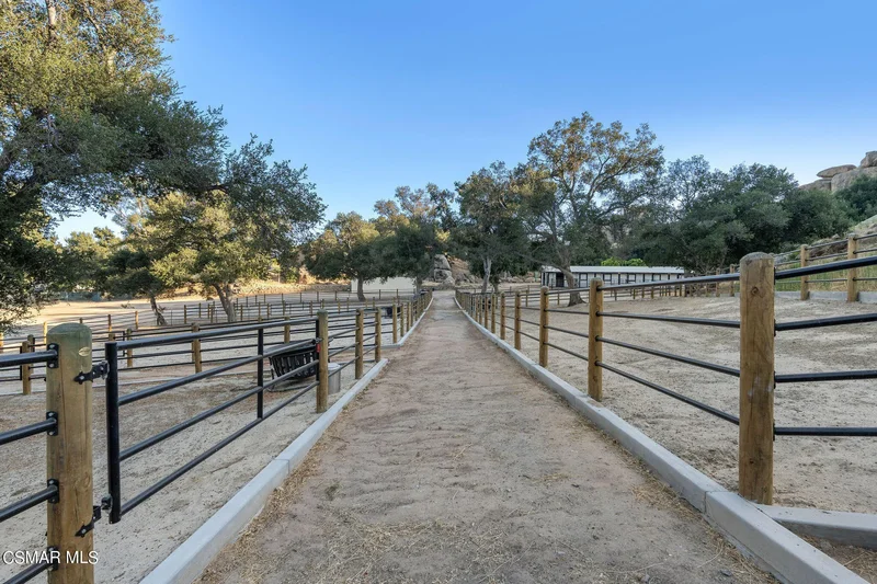 10869 Farralone Avenue, Los Angeles, California, United States. - Photo 14