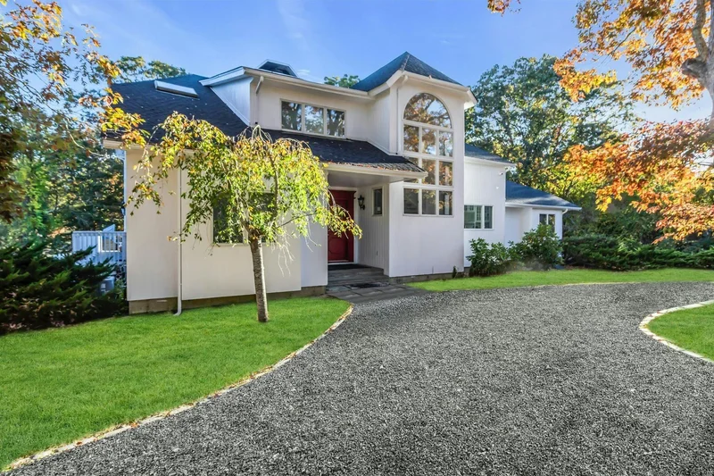 19 Bay Woods Dr, Hampton Bays, New York, United States. - Photo 29