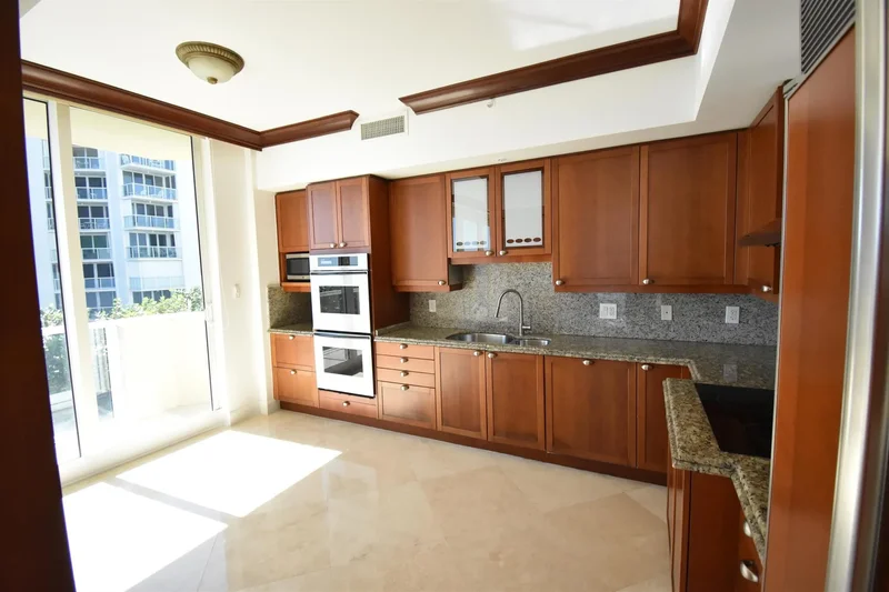 1063 Hillsboro Mile 301, Hillsboro Beach, Florida, United States. - Photo 24