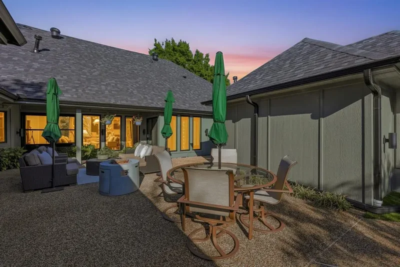 5516 Bent Trail, Dallas, Texas, United States. - Photo 31