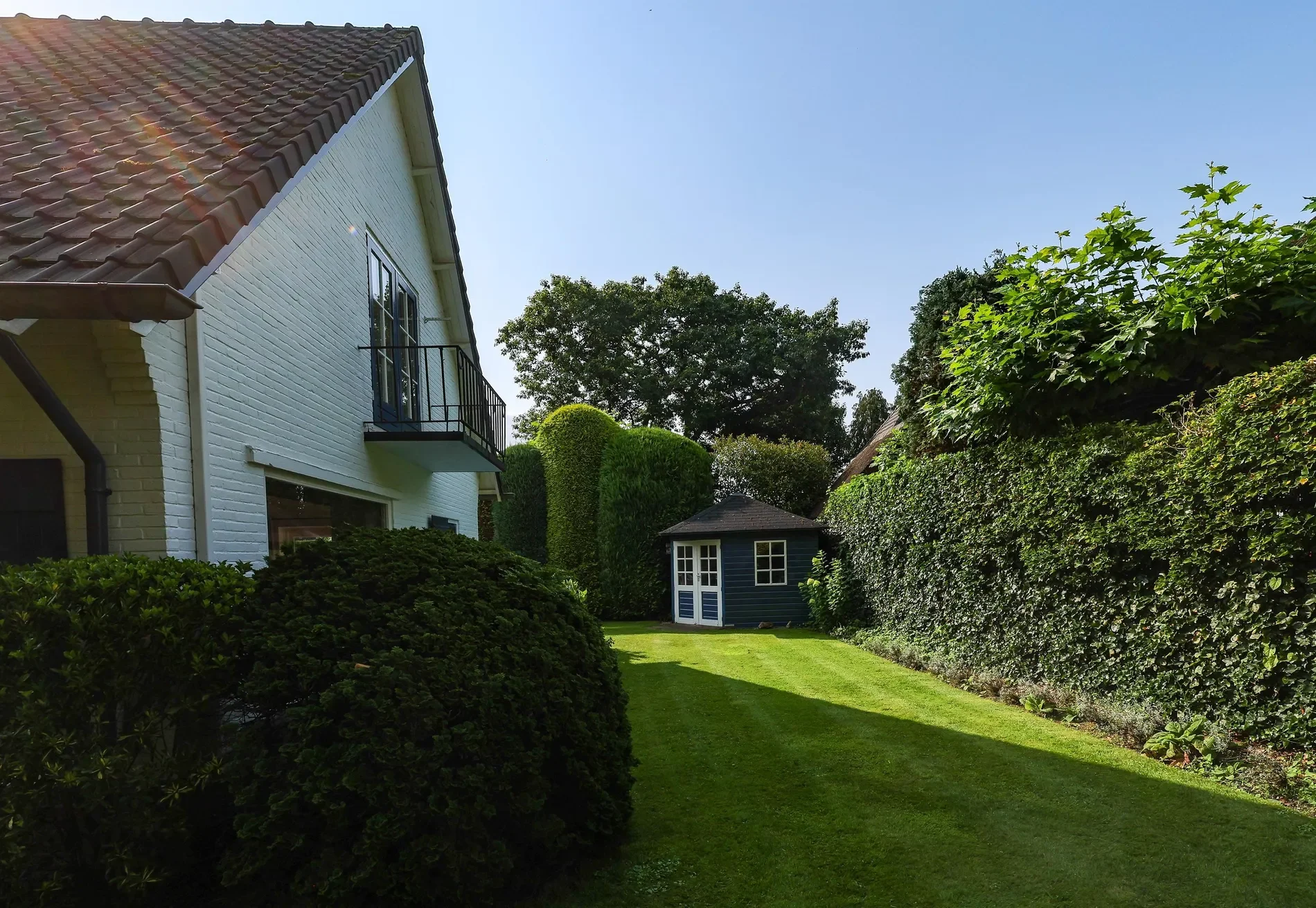 Exterior photo 5