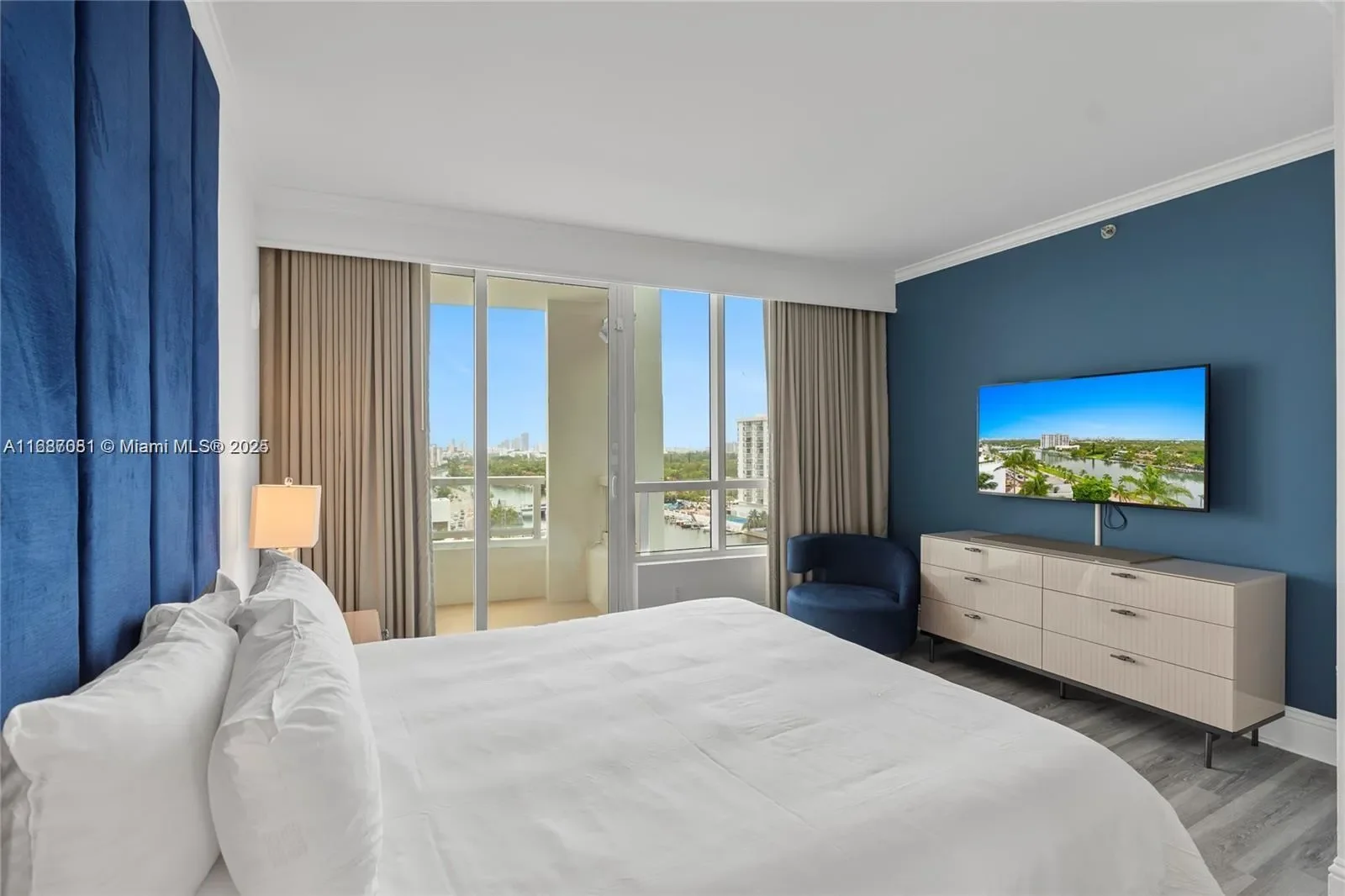 4401 COLLINS AV 1214, Miami Beach, Florida, United States. - Photo 17