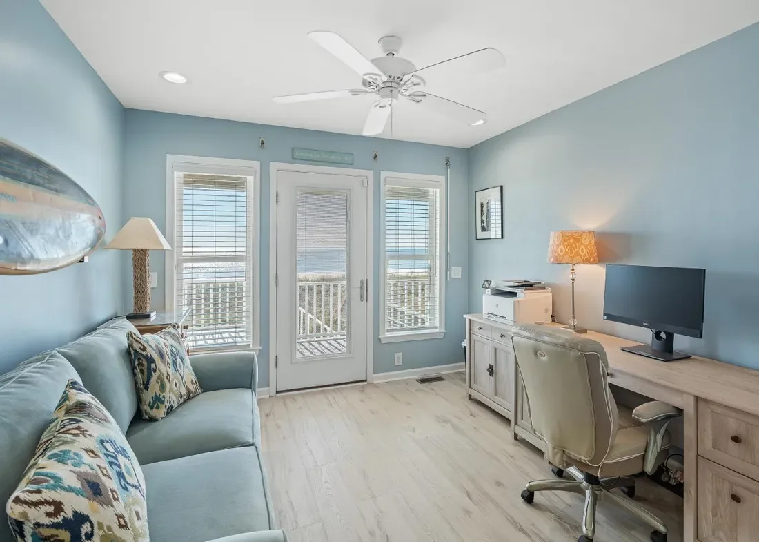 6901 W Beach Drive, Oak Island, North Carolina, United States. - Photo 23