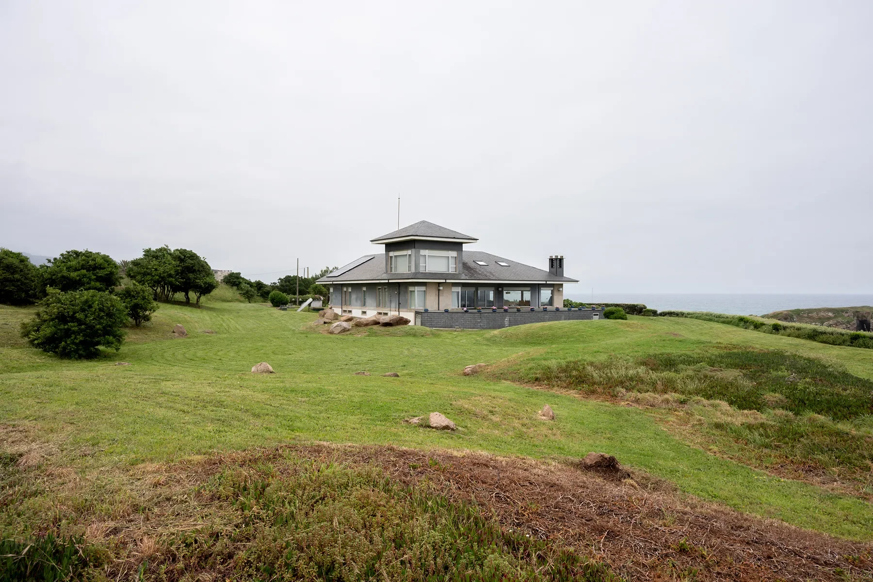 Exterior photo 6