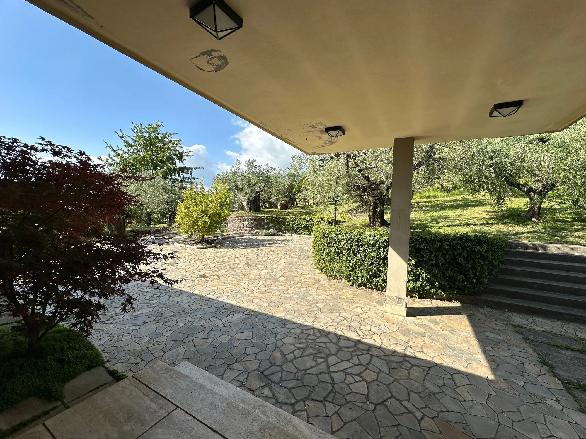 Exterior photo 3