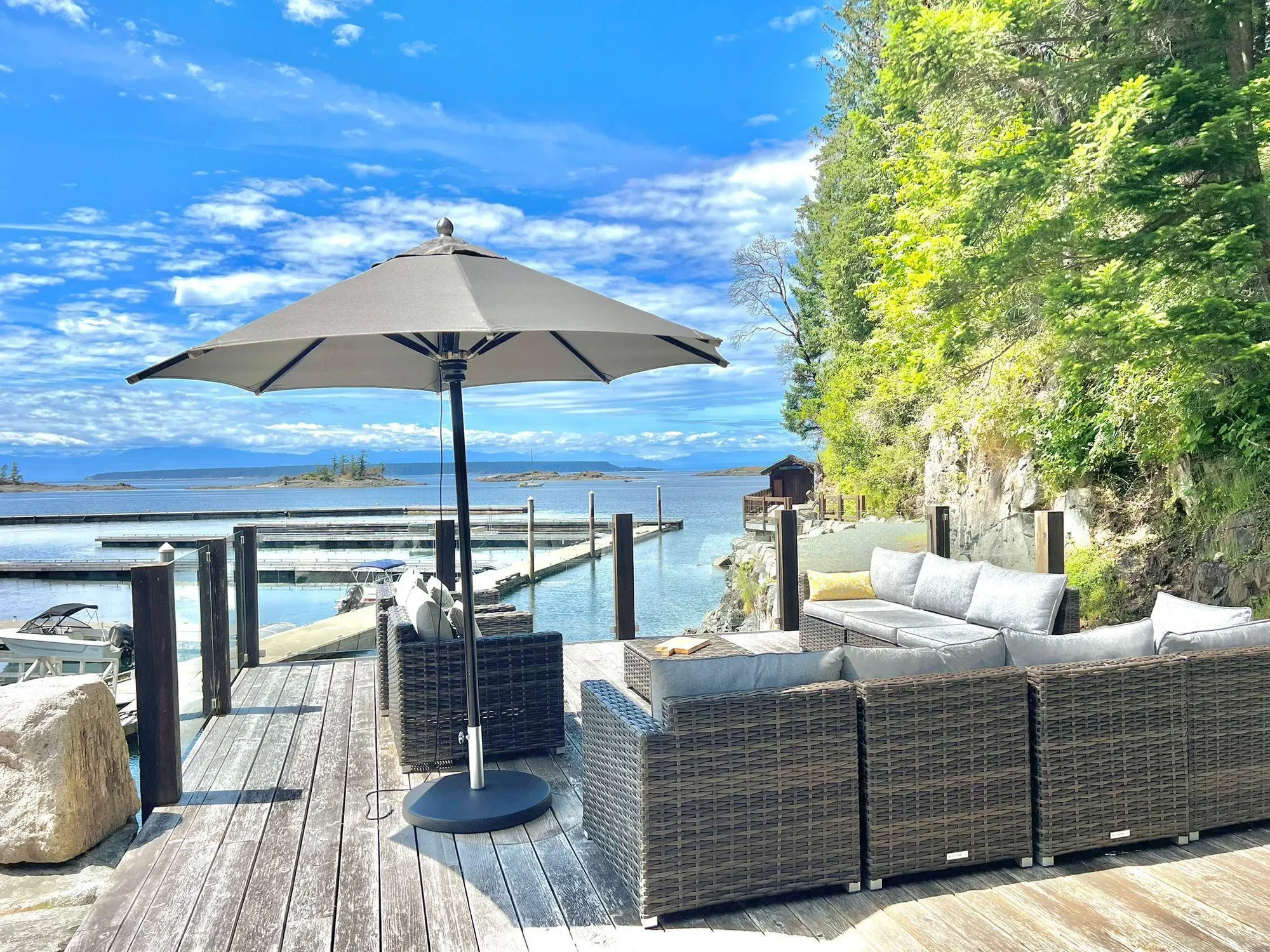 Sharpes Bay, Bliss Landing, British Columbia, Canada. - Photo 13