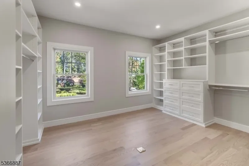 520 Clinton Ave, Wyckoff Twp., NJ 07481, Wyckoff, New Jersey, United States. - Photo 23