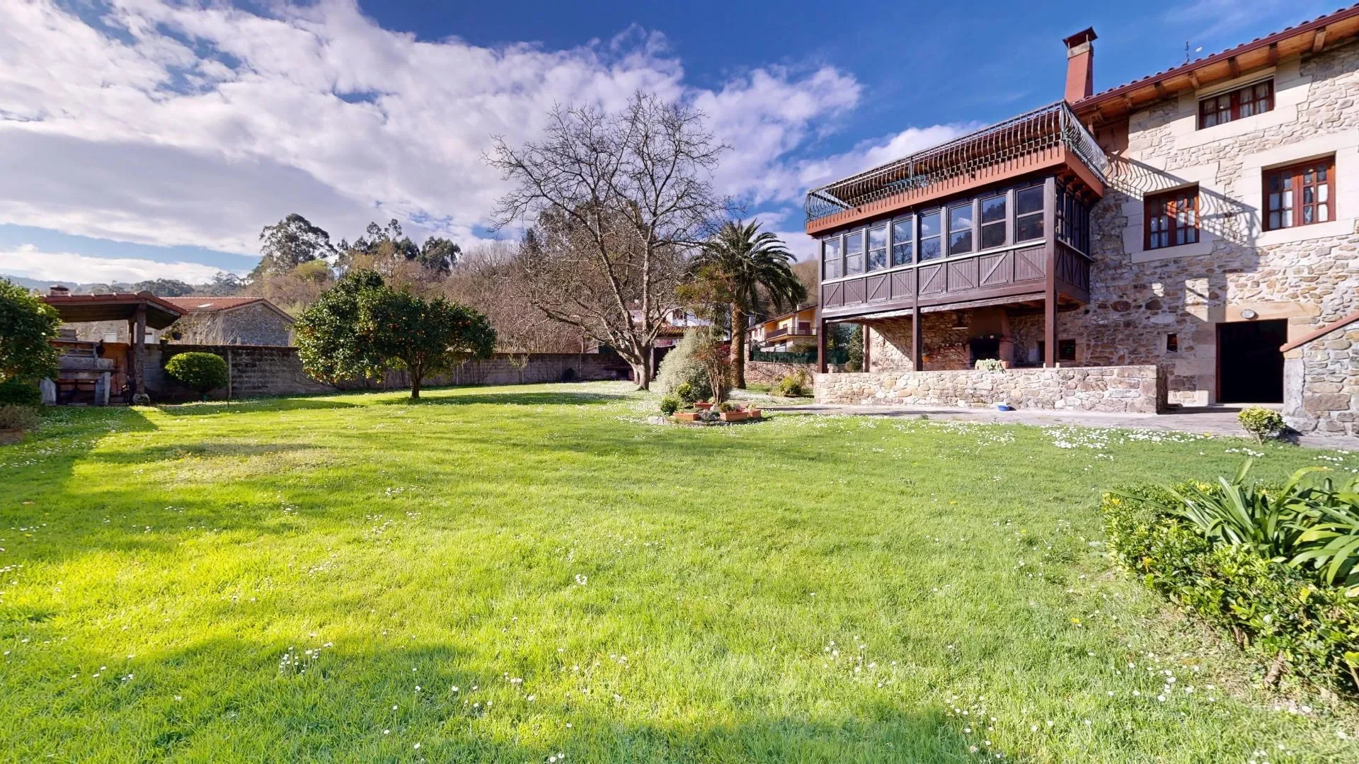 Exterior photo 7