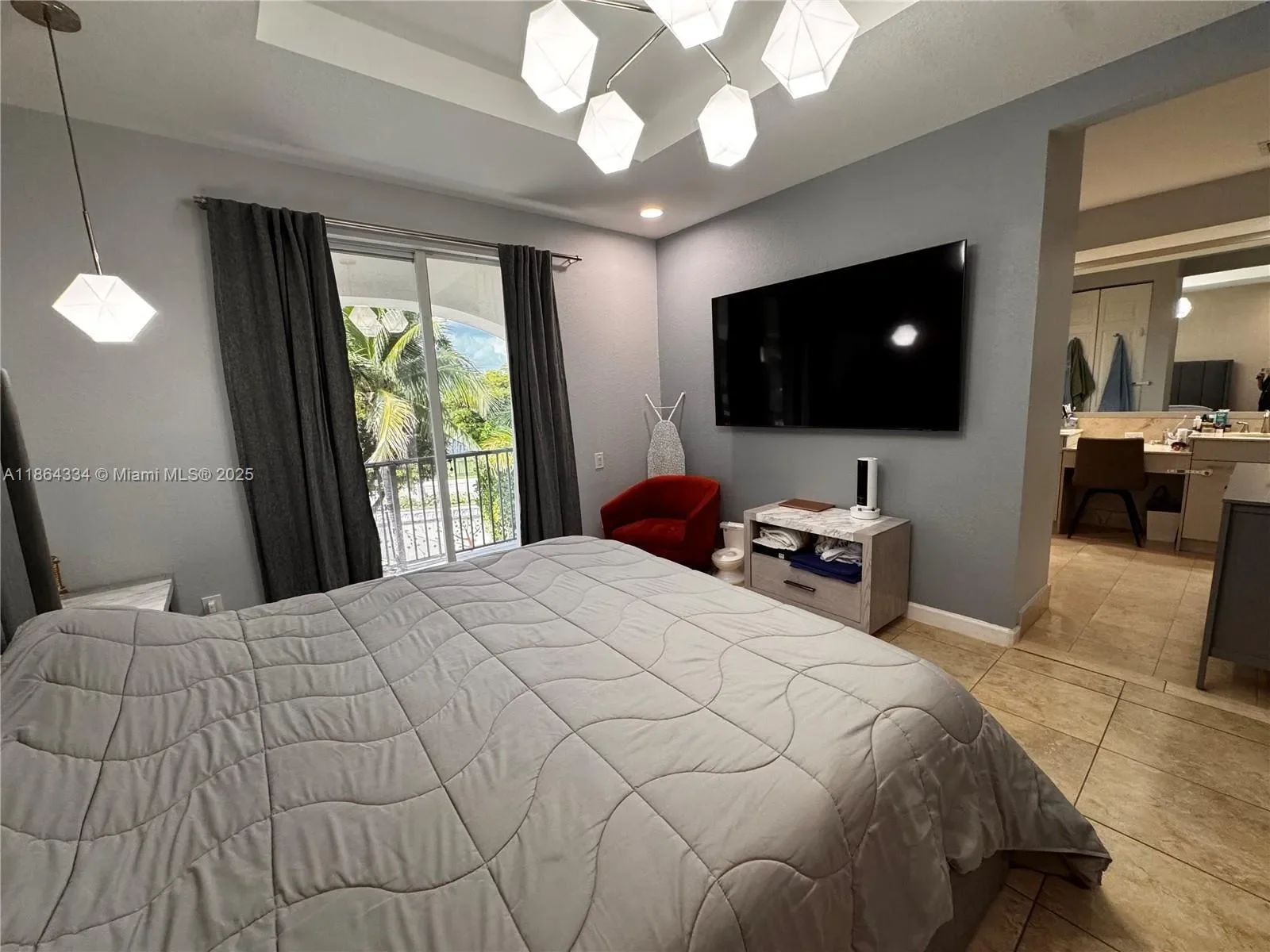 876 W Spinnaker Dr W, Hollywood, Florida, United States. - Photo 10