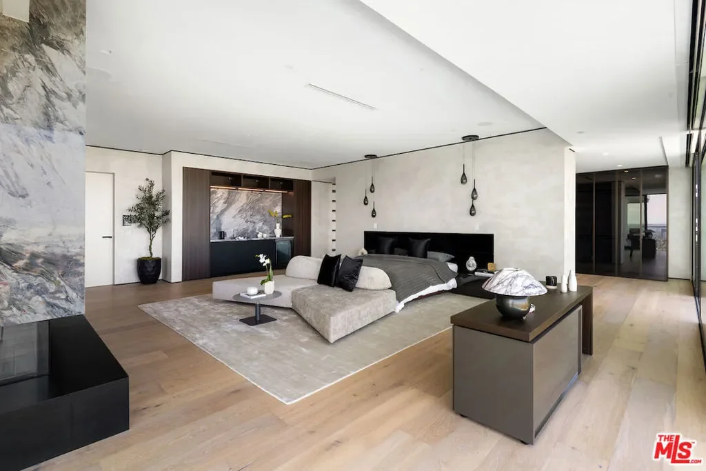 8116 Laurel View Drive, Los Angeles, California, United States. - Photo 35