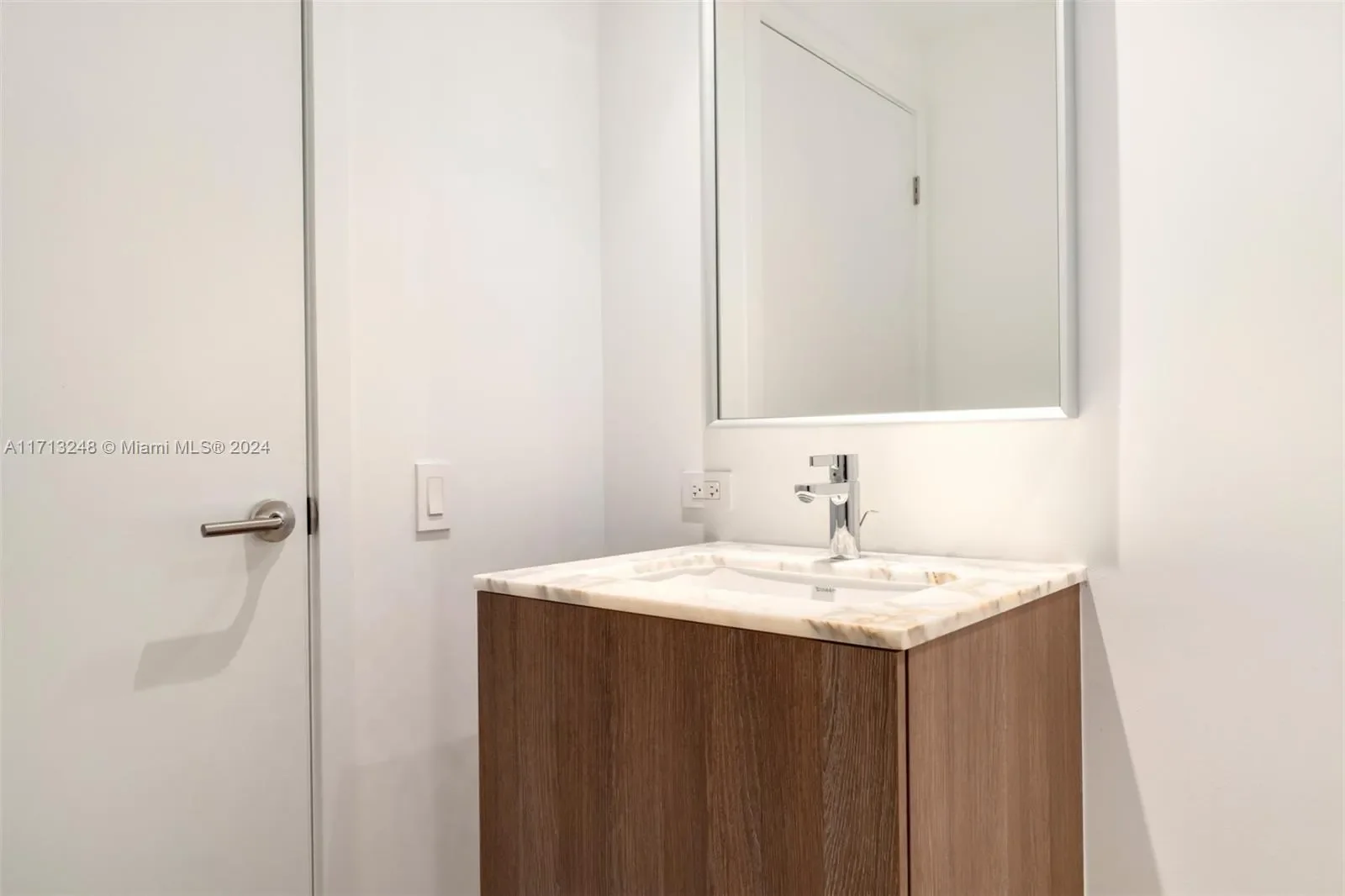 500 Alton Rd 2207, Miami Beach, Florida, United States. - Photo 11
