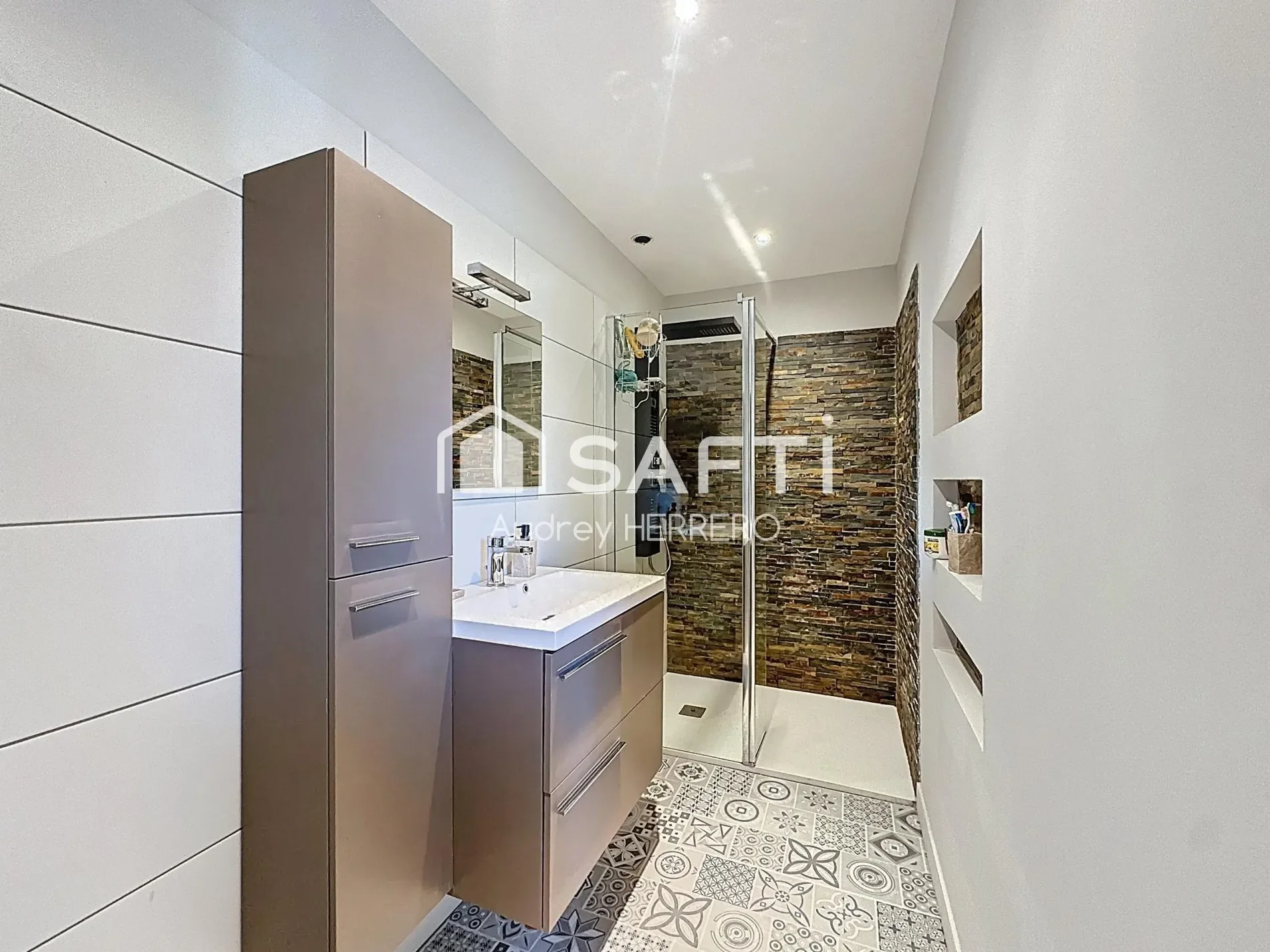 Gallery photo 6