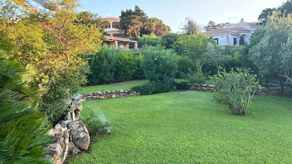 Exterior photo 7