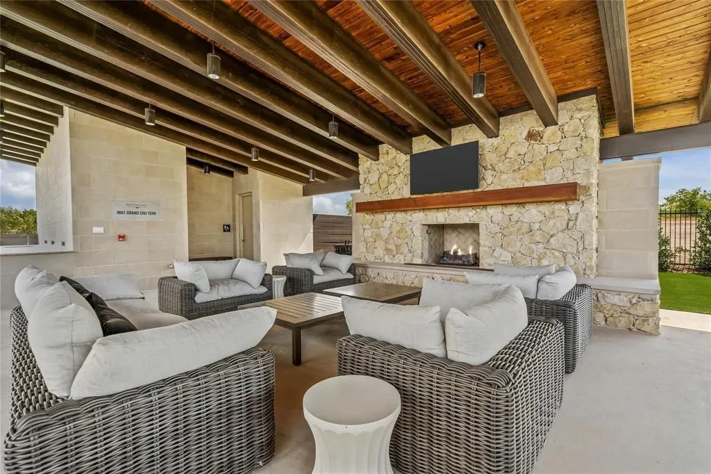 9728 Latour Court, Fort Worth, Texas, United States. - Photo 17