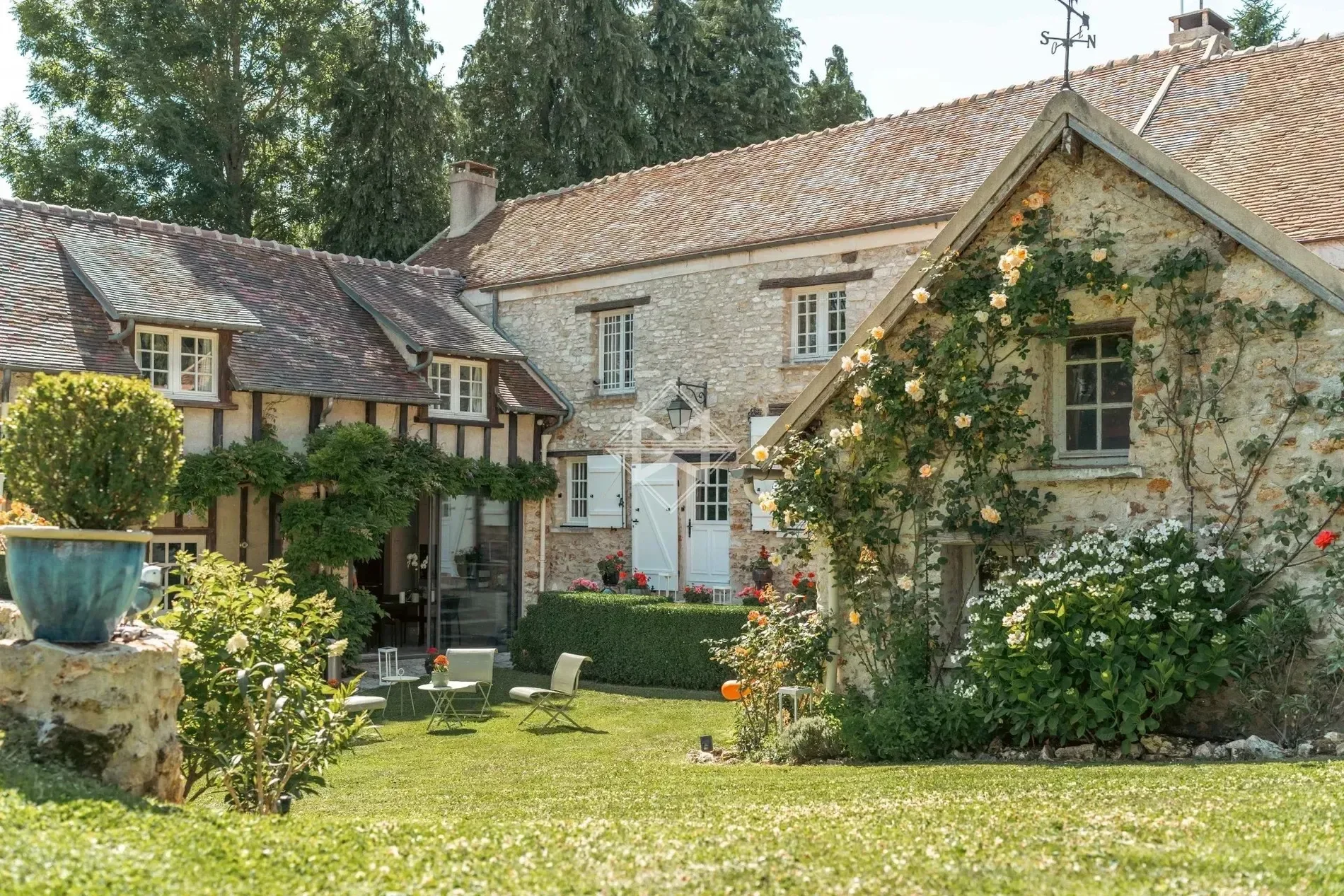 Montfort-l'Amaury, Île-de-France, France. - Photo 6