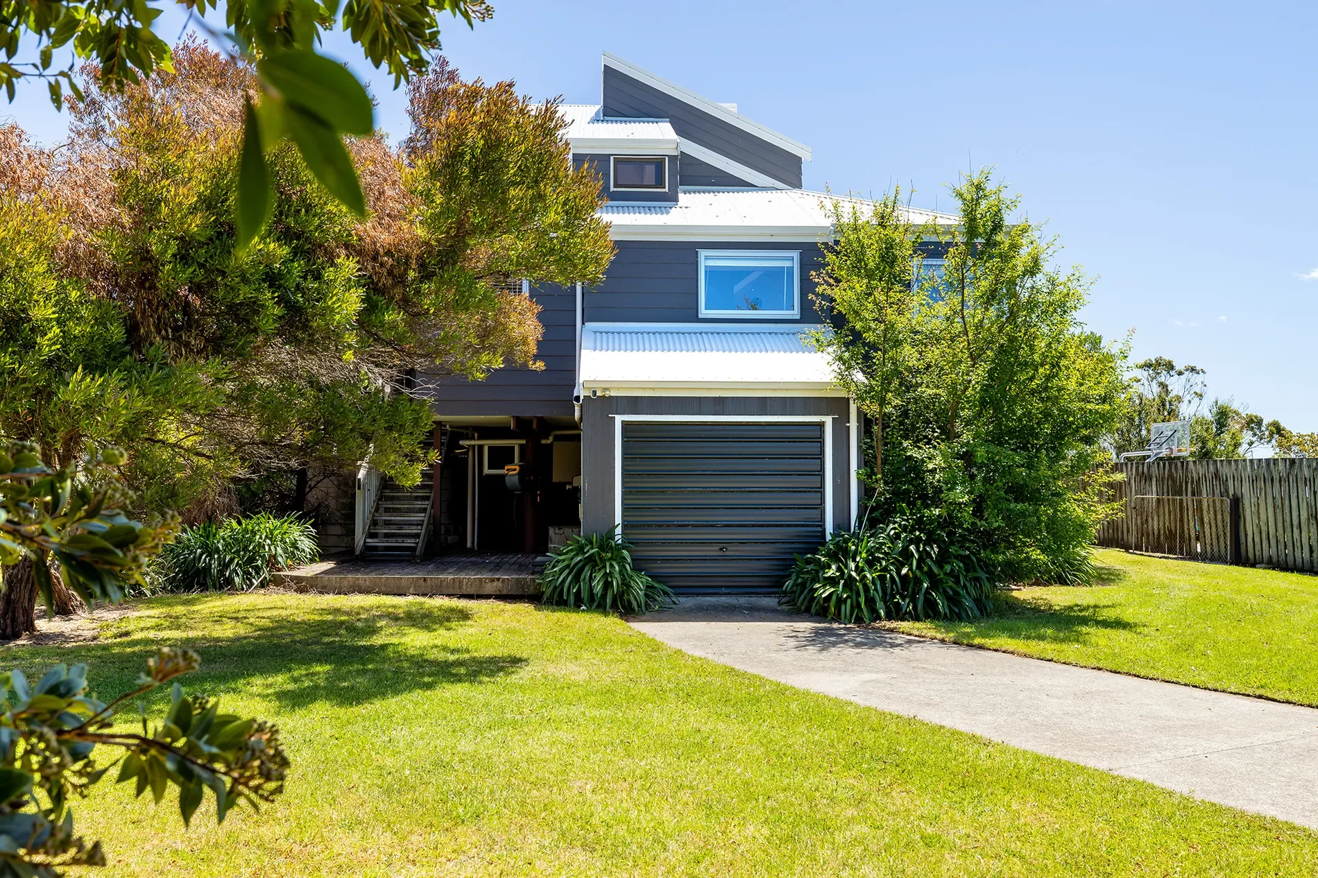 Exterior photo 2