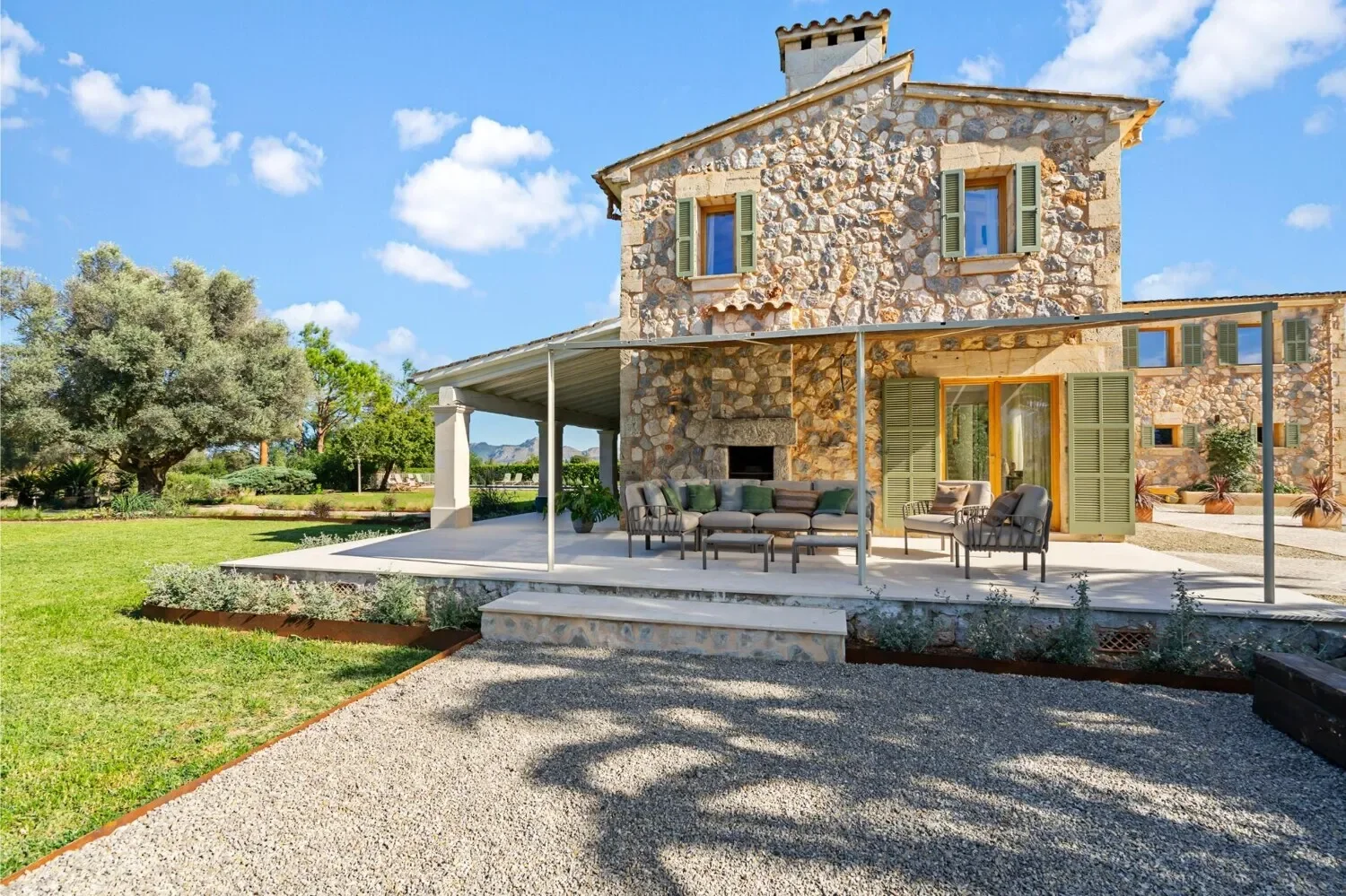 Exterior photo 7