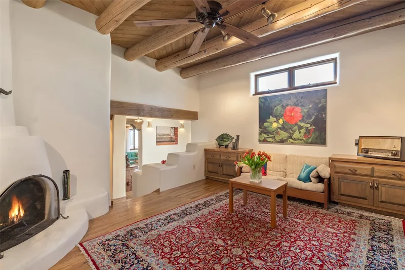 61 Calle Encanto, Santa Fe, NM 87506, Santa Fe, New Mexico, United States. - Photo 32