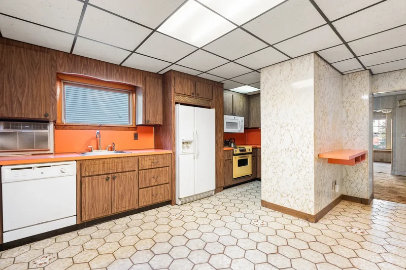 40 Century St , Medford, MA 02155, Medford, Massachusetts, United States. - Photo 13
