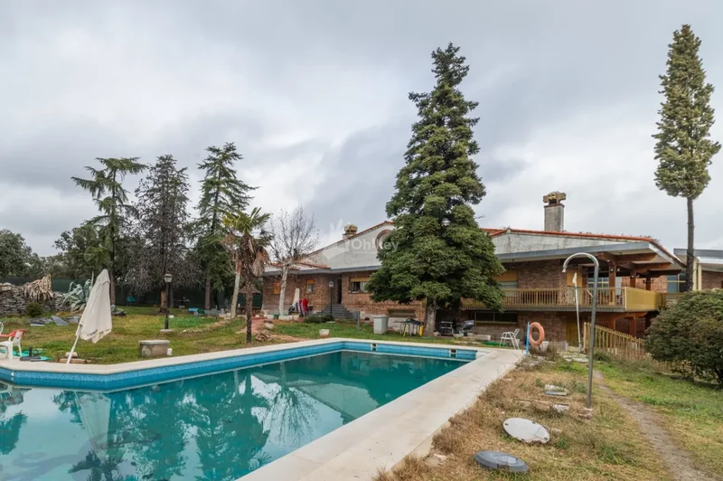 Chalet Independiente en la Urbanizacion Guadamonte - Villanueva de la Cañada