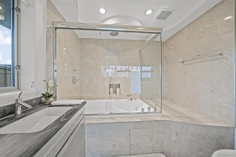 2999 Ocean Front Walk 2, San Diego, California, United States. - Photo 15
