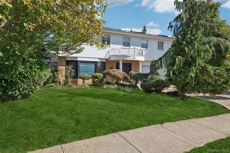 5 Valley Lane W, North Woodmere, NY, 11581, USA, Valley Stream, New York, United States. - Photo 10