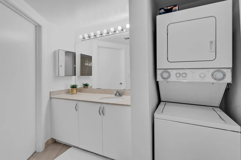 1750 N Bayshore Dr Unit# 1602, Miami, FL 33132, Miami, Florida, United States. - Photo 6