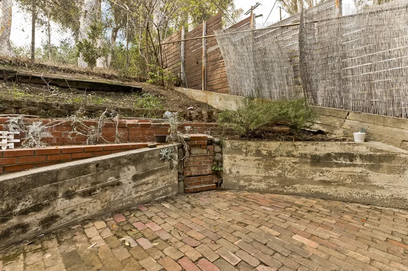 271 Beloit Avenue, Los Angeles, CA 90049, Los Angeles, California, United States. - Photo 60