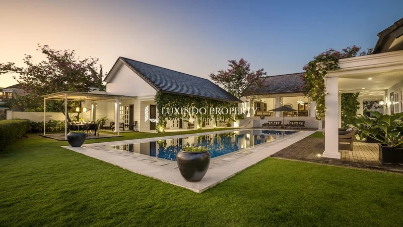 TUMBAK BAYUH - MODERN COLONIAL VILLA