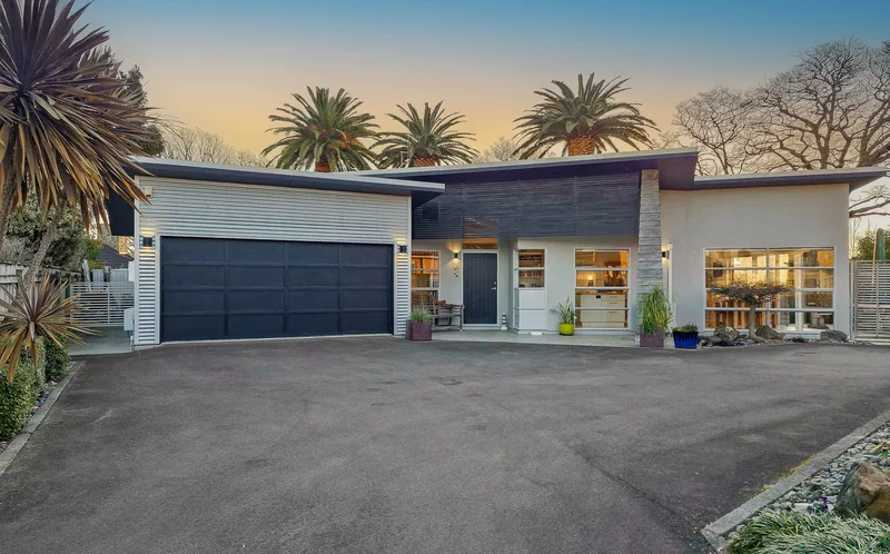 6 The Oaks, Awapuni, Palmerston North City