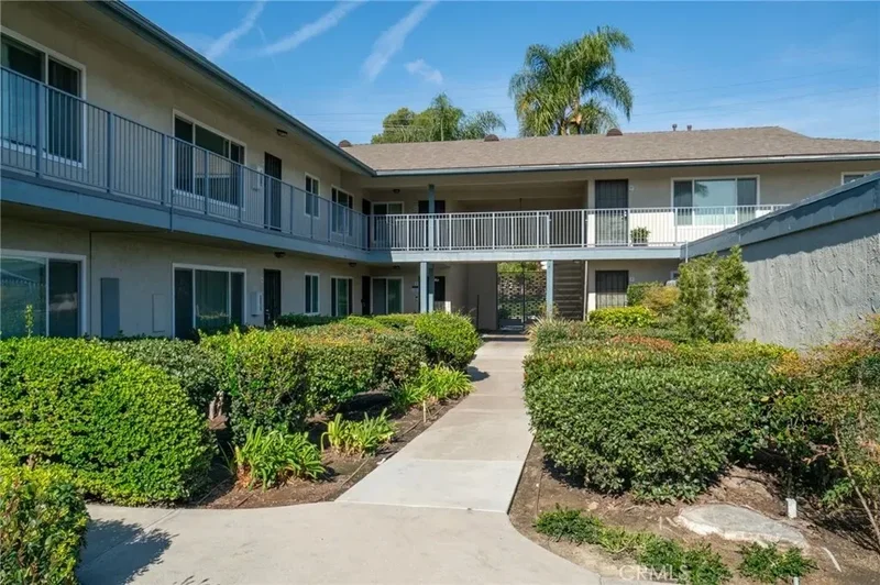 365 W Wilson Street, Costa Mesa, California, United States. - Photo 9