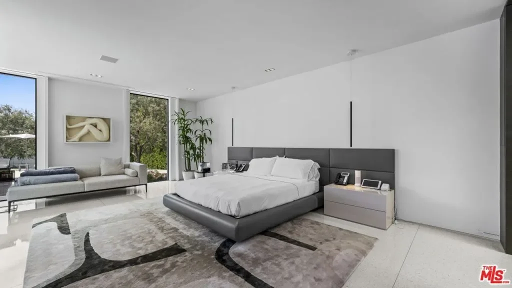16032 VALLEY VISTA Boulevard, Los Angeles, California, United States. - Photo 3