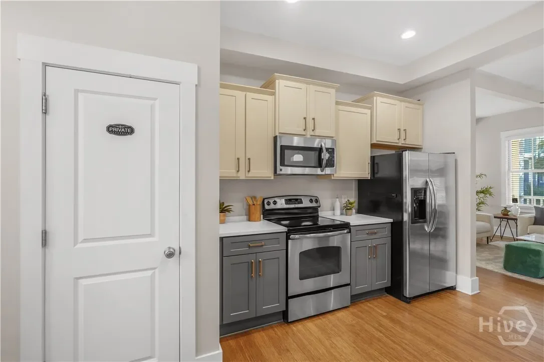 216 W Henry Street, Savannah, Georgia, United States. - Photo 9