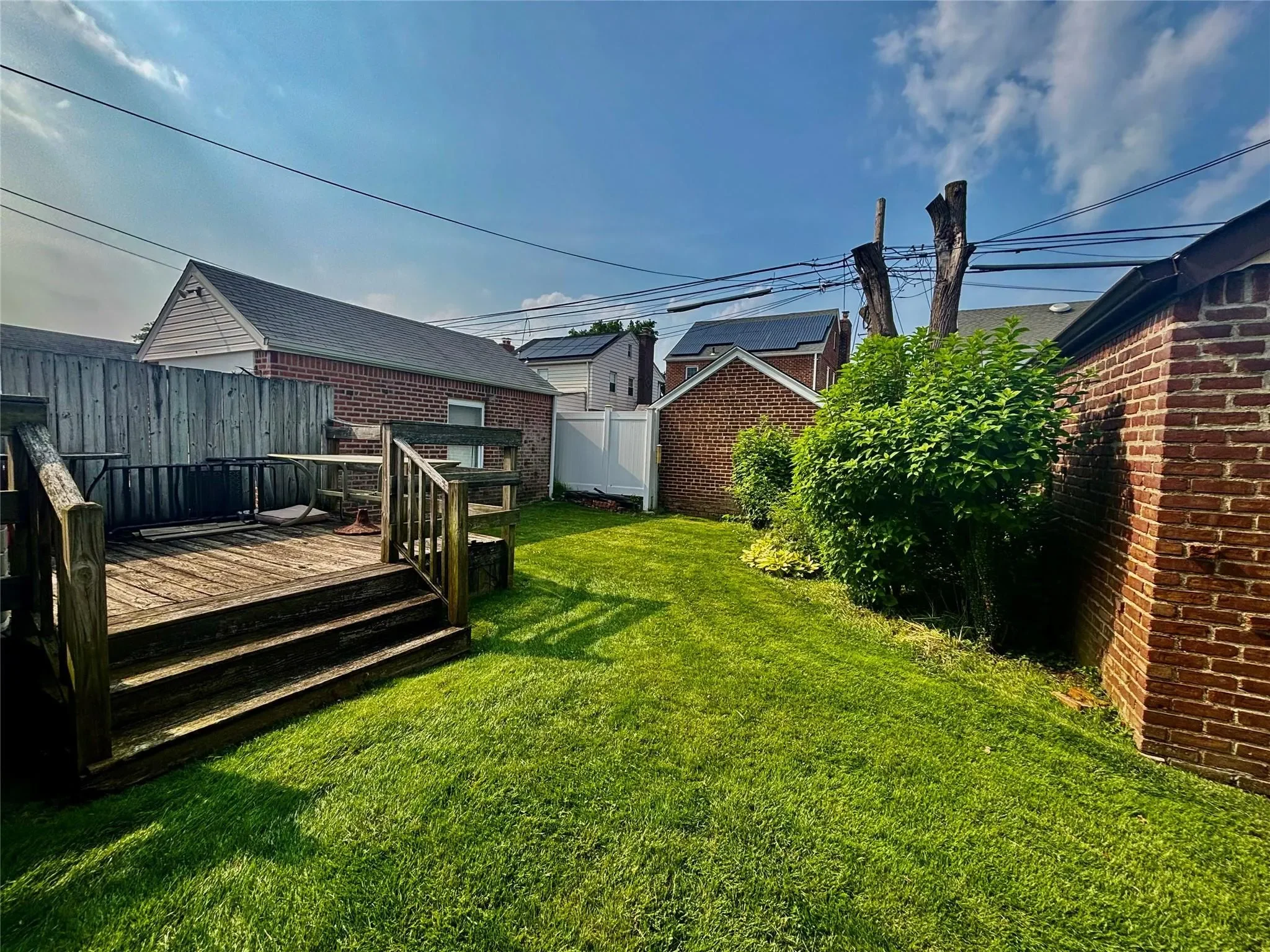 Exterior photo 6