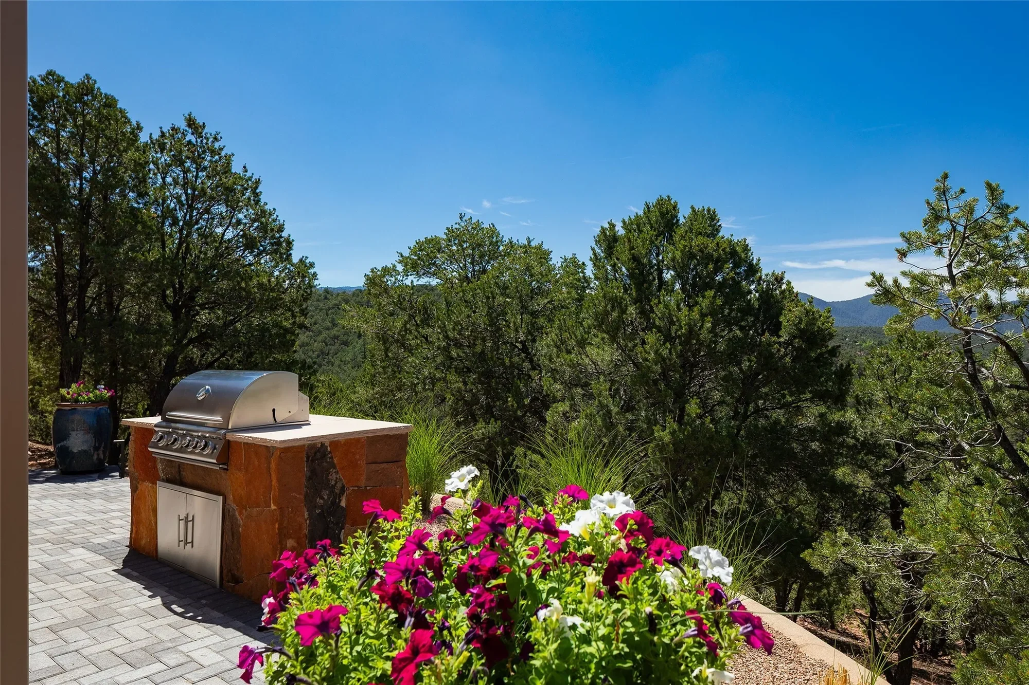 1233 N Summit Drive , Santa Fe, NM 87501, Santa Fe, New Mexico, United States. - Photo 41