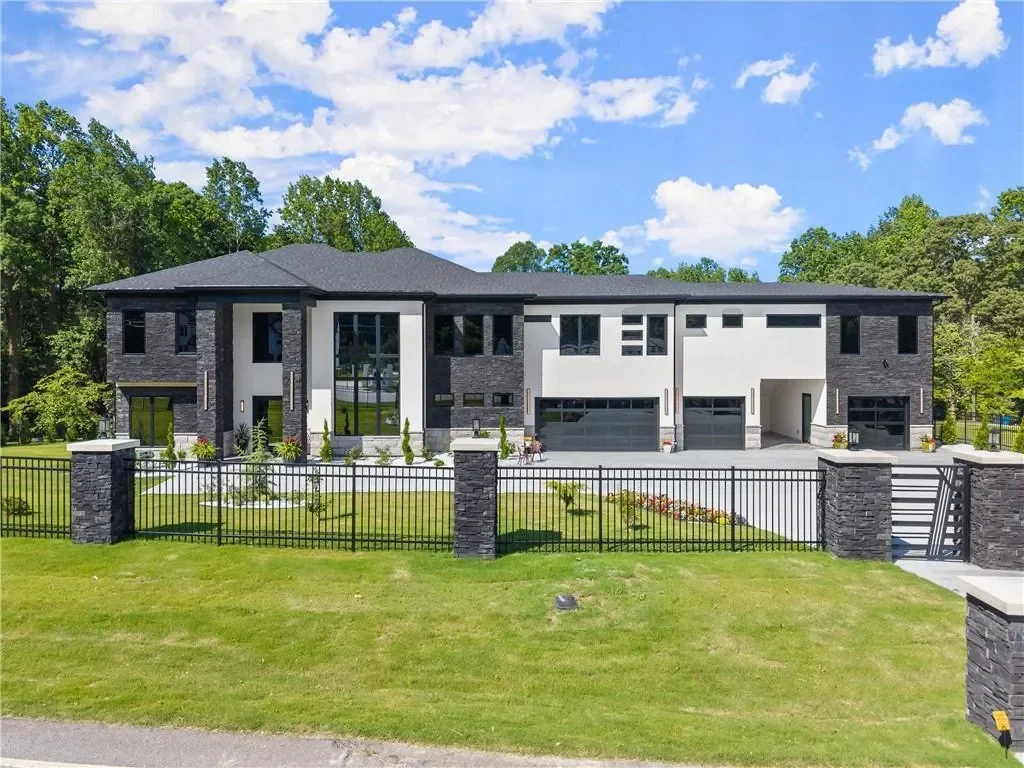 Single Family Residence in Lawrenceville