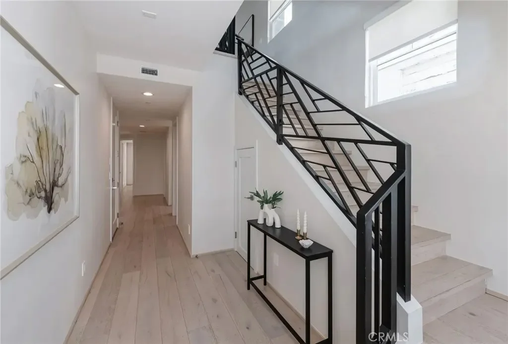 223 S Irena Avenue B, Torrance, California, United States. - Photo 4